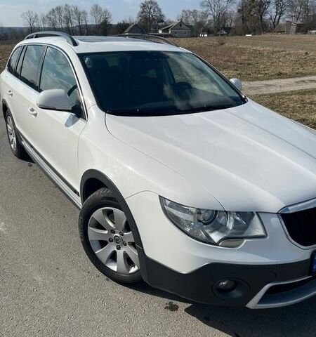 Белый Шкода Суперб, объемом двигателя 2 л и пробегом 252 тыс. км за 12700 $, фото 1 на Automoto.ua