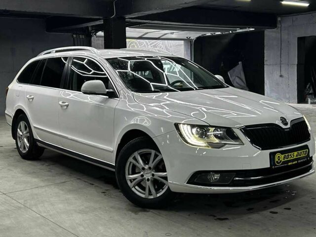 Білий Шкода Суперб, об'ємом двигуна 2 л та пробігом 293 тис. км за 11800 $, фото 1 на Automoto.ua