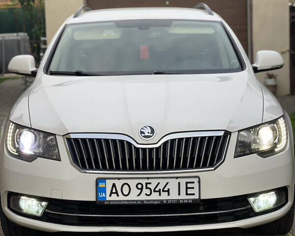 Білий Шкода Суперб, об'ємом двигуна 1.97 л та пробігом 297 тис. км за 11900 $, фото 1 на Automoto.ua