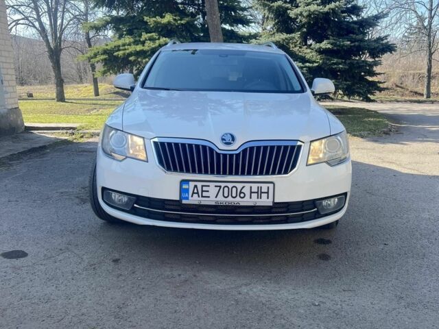 Білий Шкода Суперб, об'ємом двигуна 1.6 л та пробігом 300 тис. км за 9999 $, фото 1 на Automoto.ua