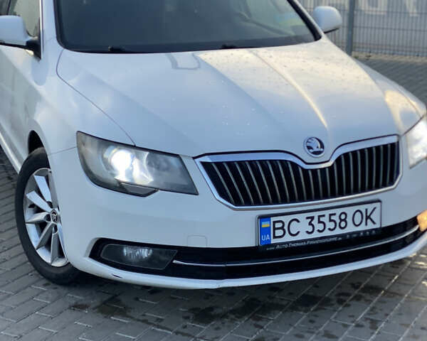 Белый Шкода Суперб, объемом двигателя 1.6 л и пробегом 370 тыс. км за 10999 $, фото 1 на Automoto.ua