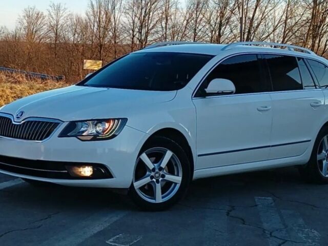 Белый Шкода Суперб, объемом двигателя 1.6 л и пробегом 262 тыс. км за 12700 $, фото 1 на Automoto.ua