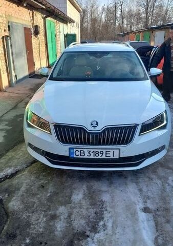 Белый Шкода Суперб, объемом двигателя 1.97 л и пробегом 315 тыс. км за 18000 $, фото 1 на Automoto.ua