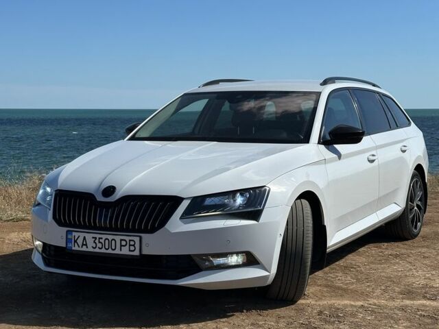 Білий Шкода Суперб, об'ємом двигуна 2 л та пробігом 240 тис. км за 16900 $, фото 1 на Automoto.ua