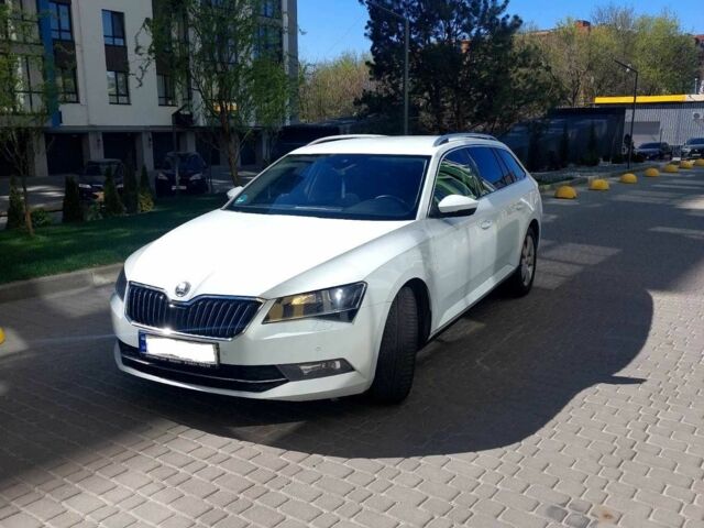 Белый Шкода Суперб, объемом двигателя 1.6 л и пробегом 238 тыс. км за 15400 $, фото 1 на Automoto.ua