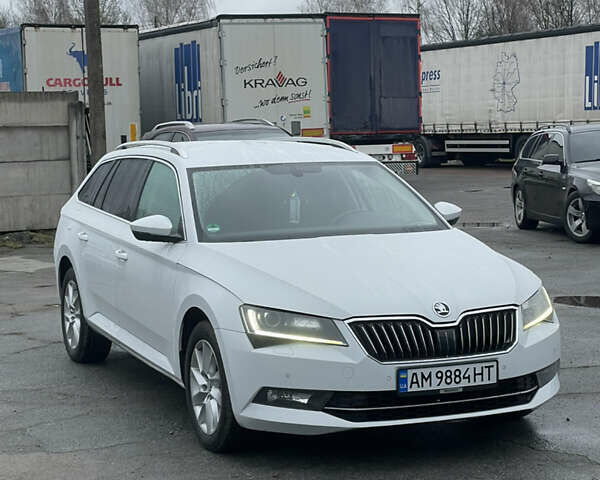 Белый Шкода Суперб, объемом двигателя 1.97 л и пробегом 280 тыс. км за 14900 $, фото 1 на Automoto.ua