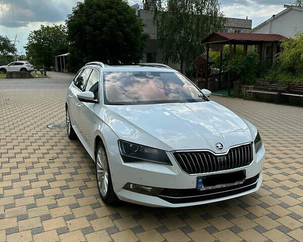 Білий Шкода Суперб, об'ємом двигуна 1.97 л та пробігом 229 тис. км за 18900 $, фото 1 на Automoto.ua