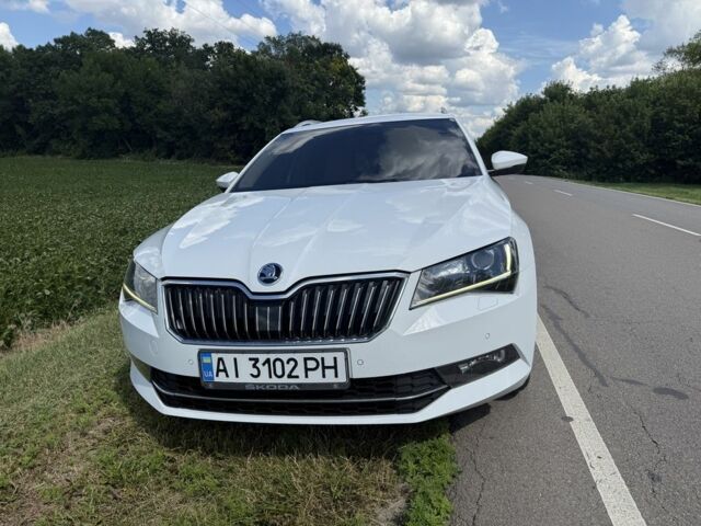 Білий Шкода Суперб, об'ємом двигуна 2 л та пробігом 300 тис. км за 18300 $, фото 1 на Automoto.ua