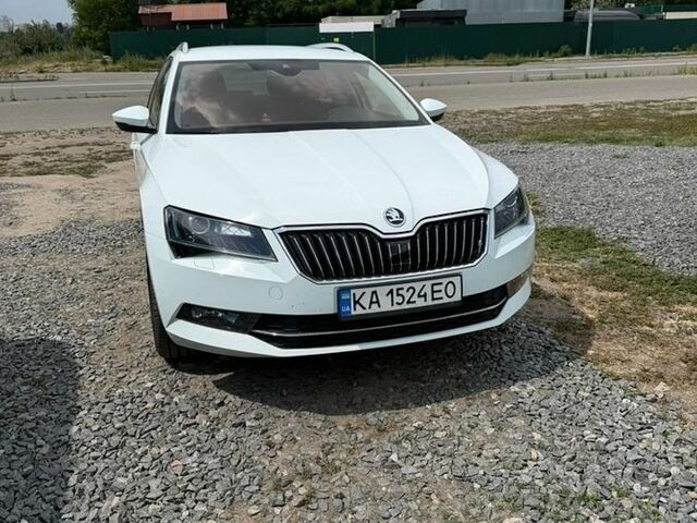 Білий Шкода Суперб, об'ємом двигуна 1.97 л та пробігом 240 тис. км за 15500 $, фото 1 на Automoto.ua