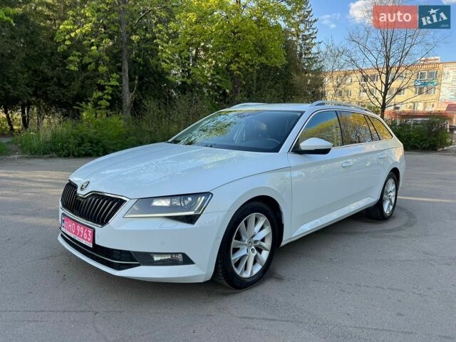 Білий Шкода Суперб, об'ємом двигуна 2 л та пробігом 215 тис. км за 15900 $, фото 1 на Automoto.ua