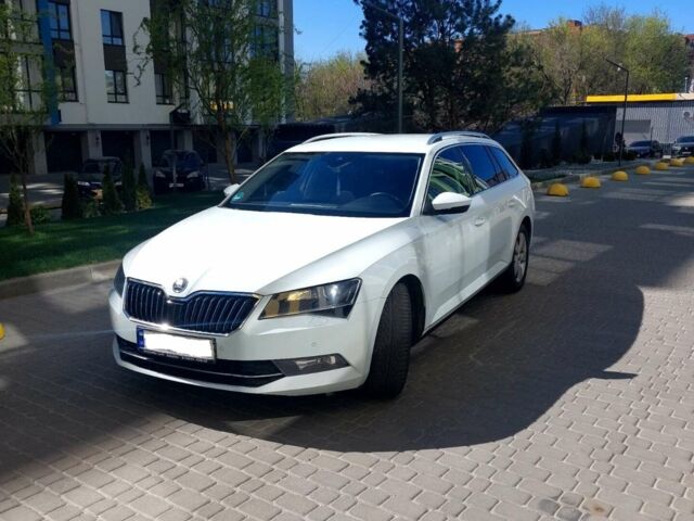 Белый Шкода Суперб, объемом двигателя 1.6 л и пробегом 252 тыс. км за 14000 $, фото 1 на Automoto.ua