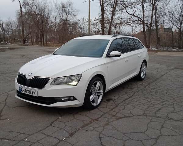 Білий Шкода Суперб, об'ємом двигуна 1.6 л та пробігом 239 тис. км за 13990 $, фото 1 на Automoto.ua
