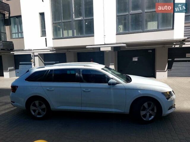 Білий Шкода Суперб, об'ємом двигуна 1.6 л та пробігом 241 тис. км за 16000 $, фото 1 на Automoto.ua