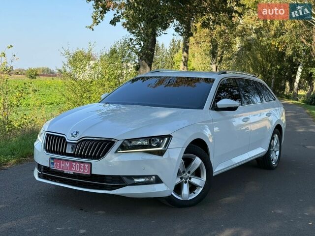 Белый Шкода Суперб, объемом двигателя 1.6 л и пробегом 235 тыс. км за 15500 $, фото 1 на Automoto.ua