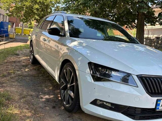 Белый Шкода Суперб, объемом двигателя 1.97 л и пробегом 312 тыс. км за 17500 $, фото 1 на Automoto.ua