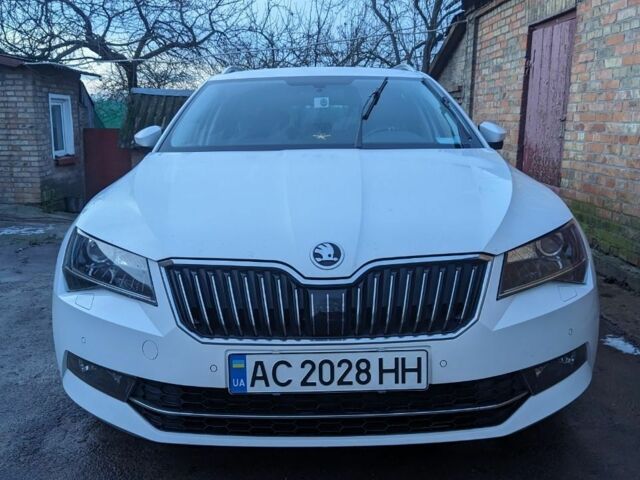 Білий Шкода Суперб, об'ємом двигуна 0 л та пробігом 240 тис. км за 16900 $, фото 1 на Automoto.ua