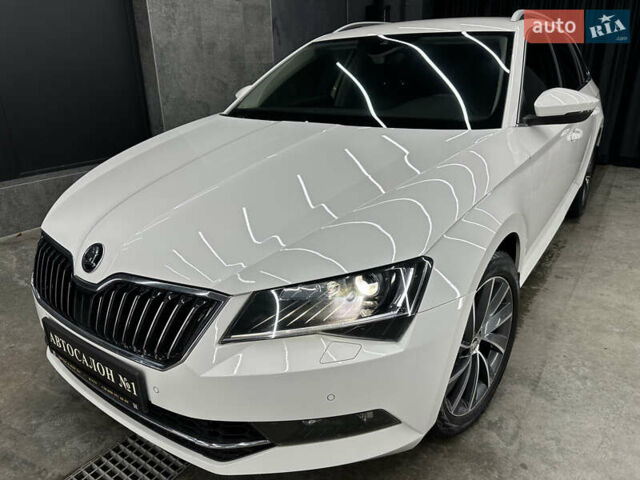 Белый Шкода Суперб, объемом двигателя 1.98 л и пробегом 301 тыс. км за 19500 $, фото 1 на Automoto.ua