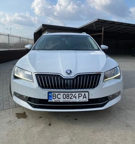 Белый Шкода Суперб, объемом двигателя 1.6 л и пробегом 224 тыс. км за 15600 $, фото 1 на Automoto.ua
