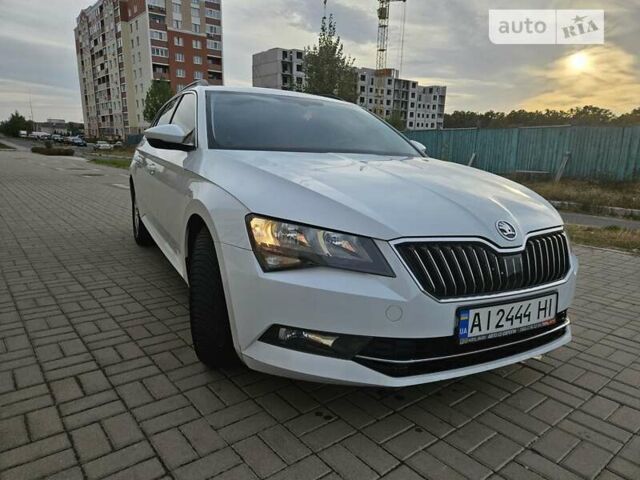 Білий Шкода Суперб, об'ємом двигуна 1.6 л та пробігом 244 тис. км за 15000 $, фото 1 на Automoto.ua