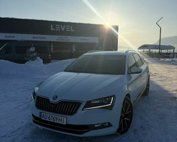 Белый Шкода Суперб, объемом двигателя 1.97 л и пробегом 226 тыс. км за 18400 $, фото 1 на Automoto.ua