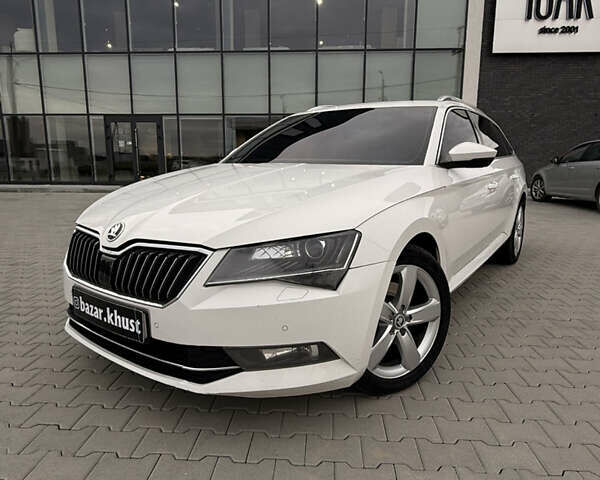 Белый Шкода Суперб, объемом двигателя 2 л и пробегом 280 тыс. км за 16800 $, фото 1 на Automoto.ua