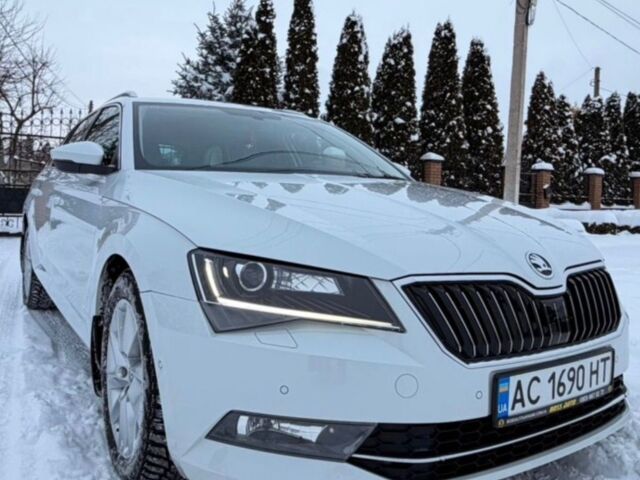 Белый Шкода Суперб, объемом двигателя 1.97 л и пробегом 120 тыс. км за 23000 $, фото 1 на Automoto.ua
