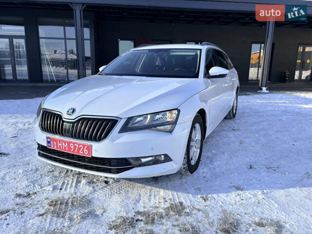 Белый Шкода Суперб, объемом двигателя 1.6 л и пробегом 242 тыс. км за 13299 $, фото 1 на Automoto.ua