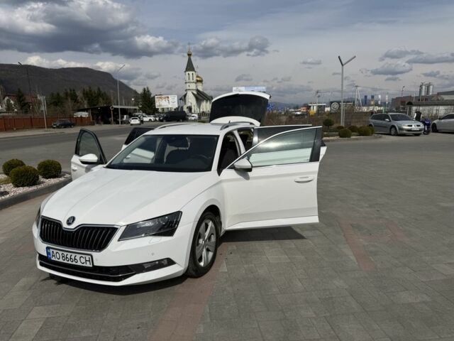 Белый Шкода Суперб, объемом двигателя 2 л и пробегом 185 тыс. км за 17000 $, фото 1 на Automoto.ua