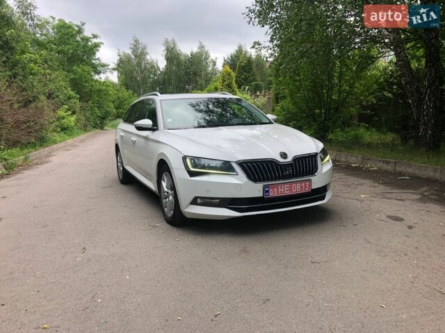 Білий Шкода Суперб, об'ємом двигуна 2 л та пробігом 311 тис. км за 17000 $, фото 1 на Automoto.ua