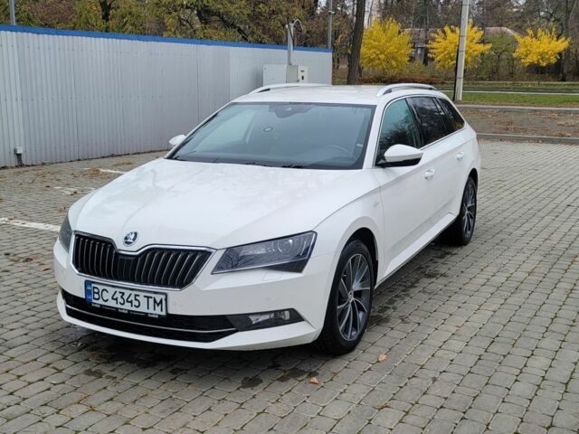 Белый Шкода Суперб, объемом двигателя 2 л и пробегом 195 тыс. км за 22500 $, фото 1 на Automoto.ua