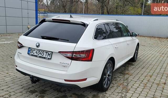 Білий Шкода Суперб, об'ємом двигуна 2 л та пробігом 195 тис. км за 22500 $, фото 1 на Automoto.ua