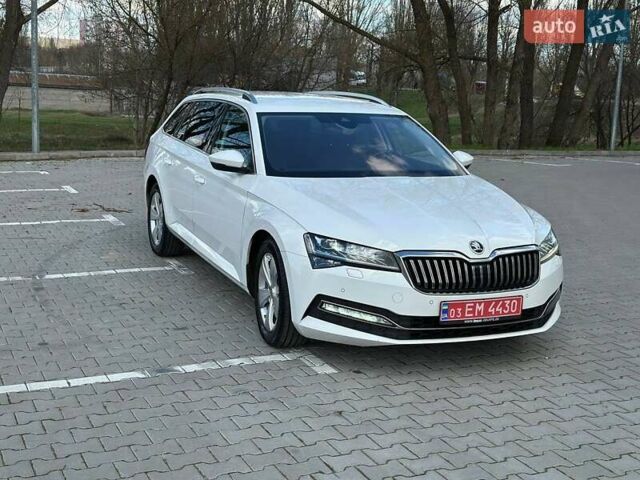 Білий Шкода Суперб, об'ємом двигуна 2 л та пробігом 191 тис. км за 25750 $, фото 1 на Automoto.ua