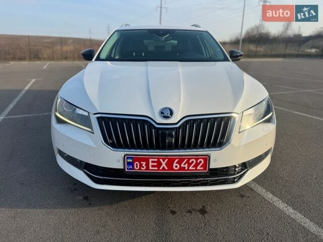 Белый Шкода Суперб, объемом двигателя 2 л и пробегом 194 тыс. км за 17500 $, фото 1 на Automoto.ua