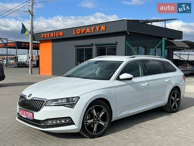 Белый Шкода Суперб, объемом двигателя 1.97 л и пробегом 235 тыс. км за 21165 $, фото 1 на Automoto.ua