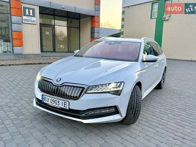 Білий Шкода Суперб, об'ємом двигуна 1.4 л та пробігом 87 тис. км за 31893 $, фото 1 на Automoto.ua