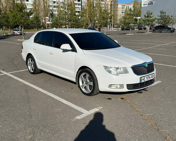 Білий Шкода Суперб, об'ємом двигуна 1.8 л та пробігом 246 тис. км за 8000 $, фото 1 на Automoto.ua