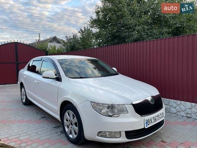 Белый Шкода Суперб, объемом двигателя 1.9 л и пробегом 327 тыс. км за 8700 $, фото 1 на Automoto.ua