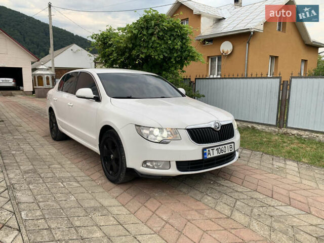 Белый Шкода Суперб, объемом двигателя 1.97 л и пробегом 280 тыс. км за 9200 $, фото 1 на Automoto.ua