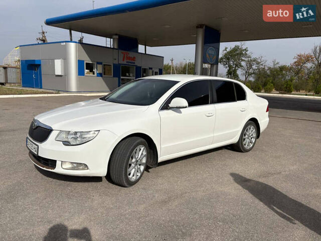 Білий Шкода Суперб, об'ємом двигуна 1.8 л та пробігом 209 тис. км за 9500 $, фото 1 на Automoto.ua