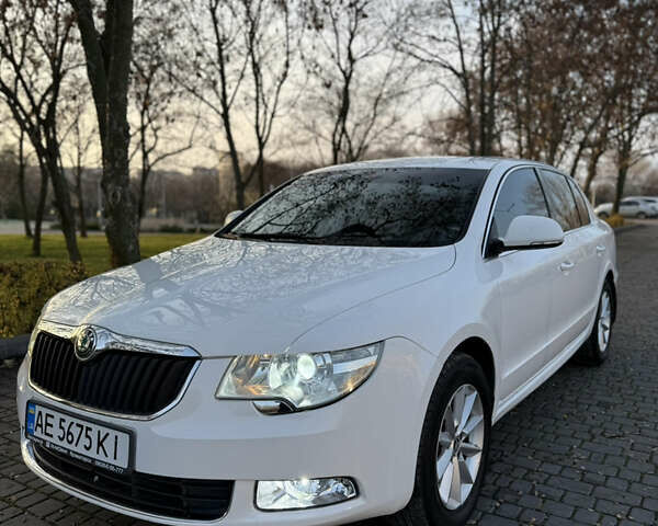 Белый Шкода Суперб, объемом двигателя 1.78 л и пробегом 180 тыс. км за 8600 $, фото 1 на Automoto.ua