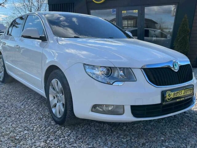 Шкода Суперб 2012 у Коломые на Automoto.ua Білий Шкода Суперб, об'ємом двигуна 2 л та пробігом 254 тис. км за 9200 $, фото 1 на Automoto.ua