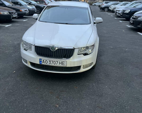 Білий Шкода Суперб, об'ємом двигуна 1.8 л та пробігом 156 тис. км за 8000 $, фото 1 на Automoto.ua