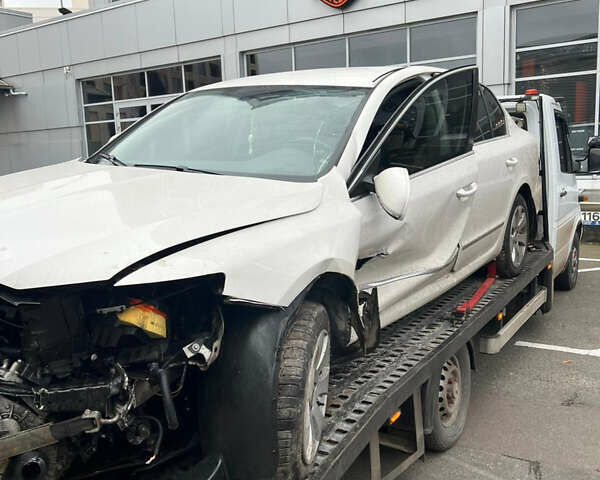 Шкода Суперб 2013 в Киеве на Automoto.ua Белый Шкода Суперб, объемом двигателя 1.97 л и пробегом 150 тыс. км за 3500 $, фото 1 на Automoto.ua