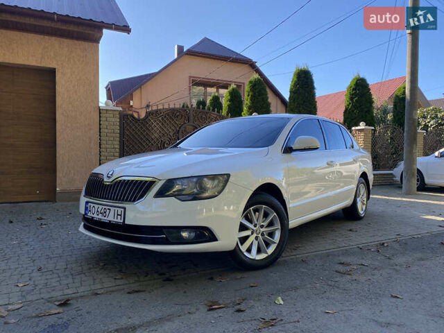 Белый Шкода Суперб, объемом двигателя 1.8 л и пробегом 259 тыс. км за 10700 $, фото 1 на Automoto.ua