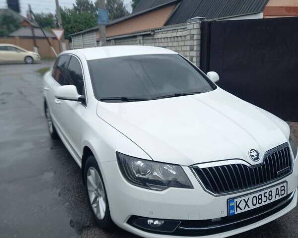 Белый Шкода Суперб, объемом двигателя 1.6 л и пробегом 170 тыс. км за 10900 $, фото 1 на Automoto.ua