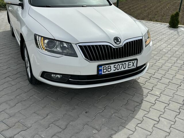 Белый Шкода Суперб, объемом двигателя 1.8 л и пробегом 180 тыс. км за 11600 $, фото 1 на Automoto.ua
