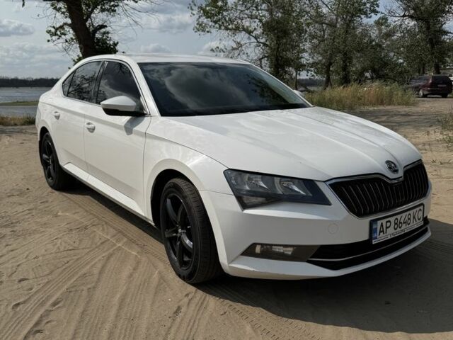 Белый Шкода Суперб, объемом двигателя 1.8 л и пробегом 170 тыс. км за 13500 $, фото 1 на Automoto.ua