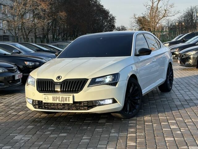 Білий Шкода Суперб, об'ємом двигуна 2 л та пробігом 226 тис. км за 17750 $, фото 1 на Automoto.ua