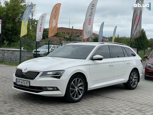 Белый Шкода Суперб, объемом двигателя 2 л и пробегом 300 тыс. км за 17555 $, фото 1 на Automoto.ua