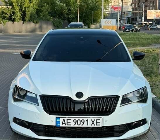 Белый Шкода Суперб, объемом двигателя 1.97 л и пробегом 169 тыс. км за 22000 $, фото 1 на Automoto.ua